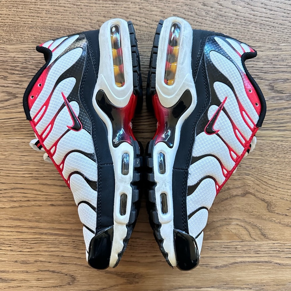 Nike Air Max Plus Pure Platinum Black University Red Size 7 - Picture 9 of 15